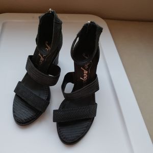 FREE PEOPLE  black leather snake print heel